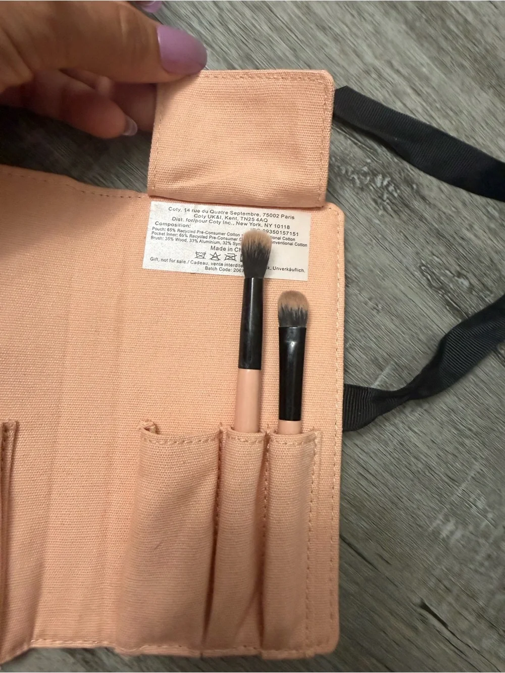 Gucci Peach Canvas Travel Brush Pouch with Two Eyeshadow Brushes